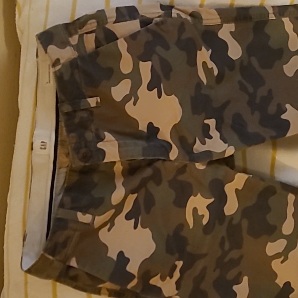 Ladies pants đ - Picture 3 of 6